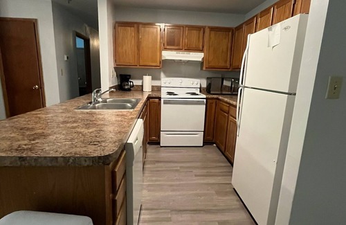 Kabrich Crescent Apartamento | Spacious 3-bedroom apartment in Blacksburg, VA! Great location!