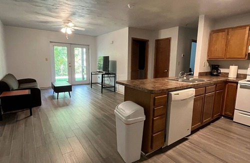 Kabrich Crescent Apartamento | Spacious 3-bedroom apartment in Blacksburg, VA! Great location!