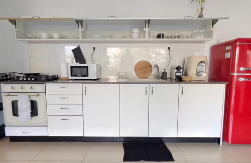 Ramat Gan Apartamento | Spacious 3-bedroom apartment with WiFi, AC in marvelous Ramat Gan