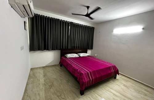 Hyderabad Apartamento | Spacious 3-bedroom apartment in enchanting Hyderabad with WiFi, AC