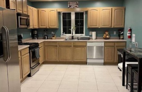 Vauxhall Casa | Spacious 3 Bedroom Apt Rental Near EWR Airport & NYC