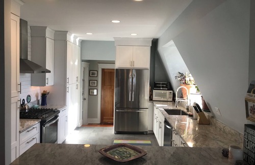 Jamestown Apartamento | Spacious 3 Bedroom Apartment for Rent - In Town Location