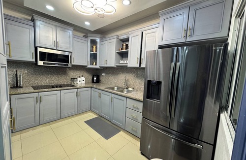La Vega Province Apartamento | Spacious 3-bedroom apartment with AC, WiFi in charming La Vega