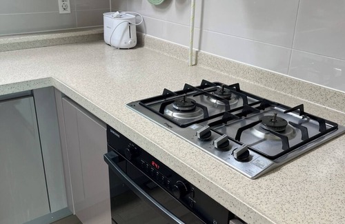 Songdo Apartamento | Spacious 3-bedroom apartment in fantastic Incheon with WiFi, AC