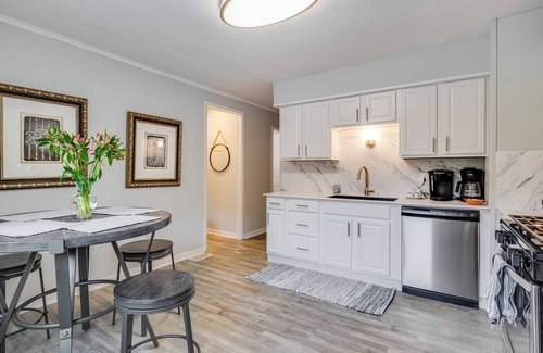 Albright Apartamento | Spacious 3 bedroom Apartment, Located in the Heart of Elmwood Village