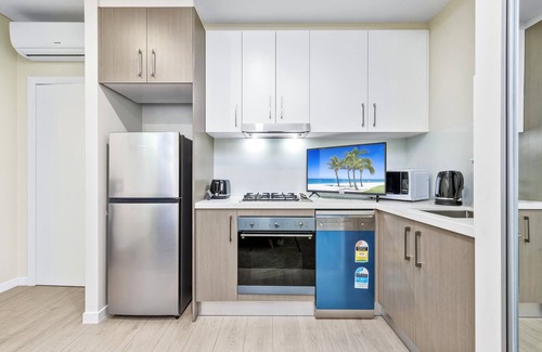 Botany Apartamento | Spacious 3-bedroom apartment in enjoyable Botany with AC 2 parking