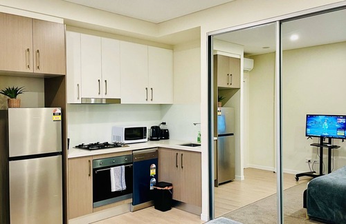 Botany Apartamento | Spacious 3-bedroom apartment in enjoyable Botany with AC 2 parking