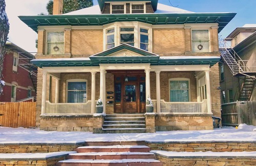 City Park Apartamento | Spacious 3-bedroom apartment with WiFi, AC in charming Denver