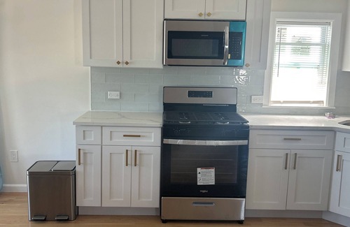 Queens Apartamento | Spacious 3-bedroom apartment in welcoming Queens with AC