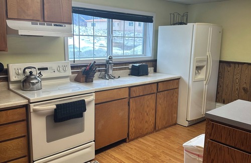 Valdez Apartamento | Spacious 3-bedroom apartment in the heart of Valdez with WiFi