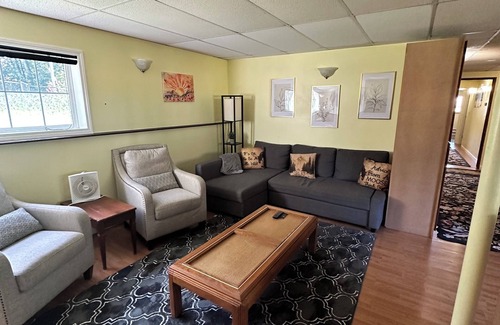 Valdez Apartamento | Spacious 3-bedroom apartment in the heart of Valdez with WiFi