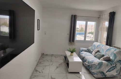 Saint-Augustin Apartamento | Spacious 3-bedroom apartment with balcony