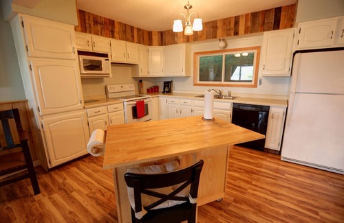 Munising Apartamento | Amplio apartamento de 3 dormitorios con vistas al lago Superior