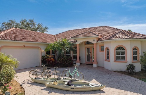 Pine Island Center Casa | Spacious 3-Bedroom Bokeelia Oasis w/ Large Saltwater Pool & Outdoor Fire Pit