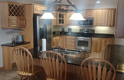 Arkdale Condominio | Spacious 3 Bedroom Condo at Northern Bay Resort. Lake, beach, golf, pool & more.