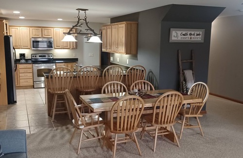 Arkdale Condominio | Spacious 3 Bedroom Condo at Northern Bay Resort. Lake, beach, golf, pool & more.