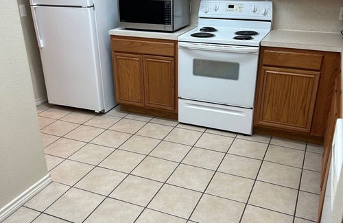 North by Northwest Apartamento | Spacious 3-bedroom Duplex in pleasant Lubbock with AC, WiFi Close to University