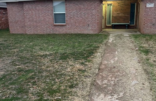 North by Northwest Apartamento | Spacious 3-bedroom Duplex in pleasant Lubbock with AC, WiFi Close to University