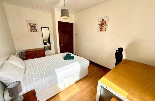 Liberton Apartamento | Spacious 3 Bedroom Flat