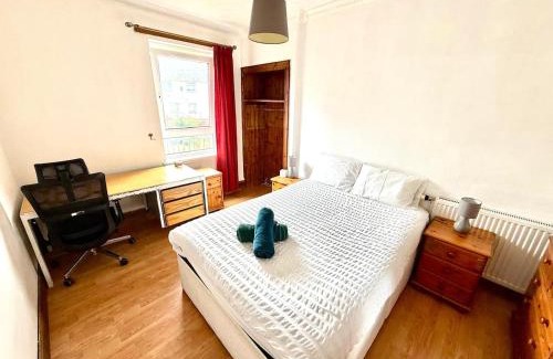 Liberton Apartamento | Spacious 3 Bedroom Flat