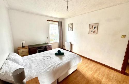 Liberton Apartamento | Spacious 3 Bedroom Flat