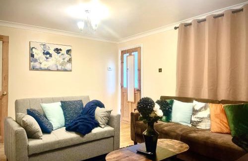 Sittingbourne Apartamento | Spacious 3-Bedroom, Free parking, Garden, Pet Friendly, superfast Wi-Fi!