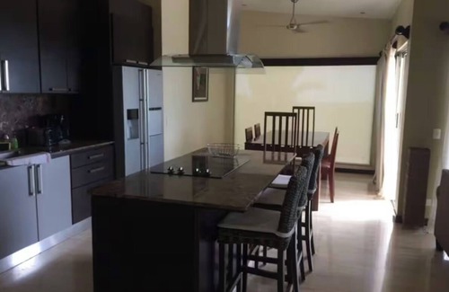 Los Ángeles, Chires Casa | Spacious 3-bedroom house with Ocean View-Large Pool-Gated Development-WiFi-AC