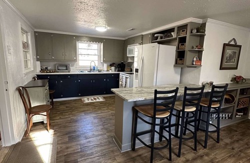 Hartsville Casa | Spacious 3-bedroom home in natural setting
