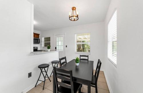 Riverside Casa | Spacious 3 Bedroom home in Riverside
