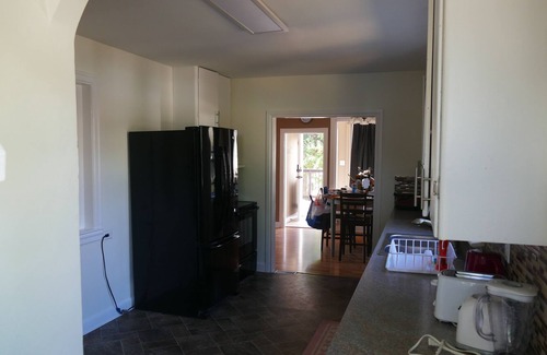 Castlegar Casa | Spacious 3 bedroom home that sleeps 7 with large deck and great views
