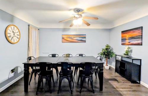 Fairfax District Apartamento | Spacious 3 bedroom home by Melrose and 10 minutes to Hollywood Walk of Fame