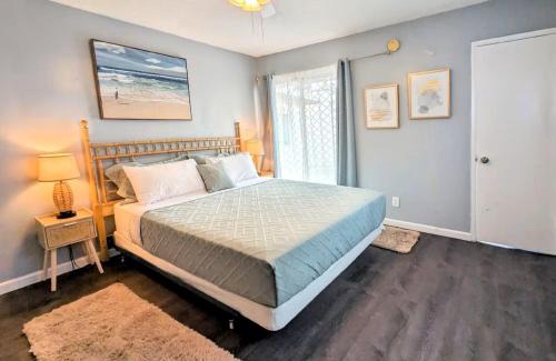 Fairfax District Apartamento | Spacious 3 bedroom home by Melrose and 10 minutes to Hollywood Walk of Fame