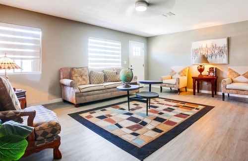 Bay Ho Casa | Spacious 3-Bedroom Home w Garage, Back Yard & Baby Crib. Available Now!