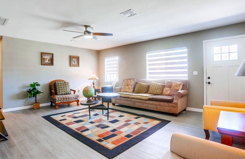 Bay Ho Casa | Spacious 3-Bedroom Home w Garage, Back Yard & Baby Crib. Available Now!
