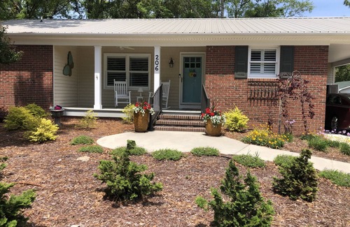Southport Casa | Spacious 3 bedroom House with screen porch .6 mile from downtown Southport, NC