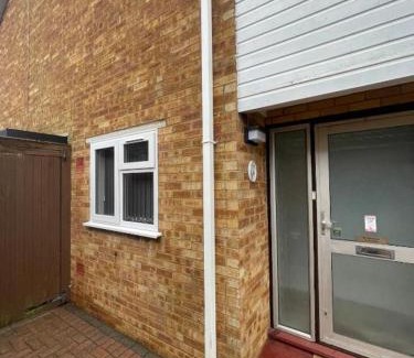 Bletchley Apartamento | Spacious 3 Bedroom Home in Bletchley