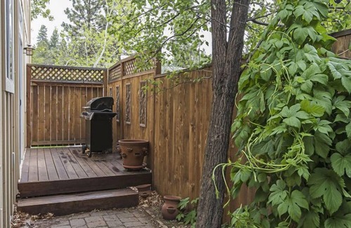 Westbrook Meadows Casa | Spacious 3 Bedroom Home in Desirable Bend Neighborhood. Close to Phil's Trail