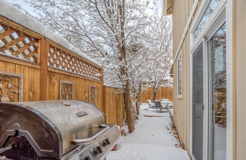 Westbrook Meadows Casa | Spacious 3 Bedroom Home in Desirable Bend Neighborhood. Close to Phil's Trail