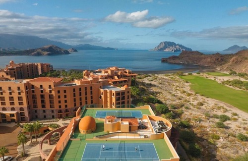Loreto Apartamento | Spacious 3-bedroom hotel suites with WiFi, AC in delightful Loreto
