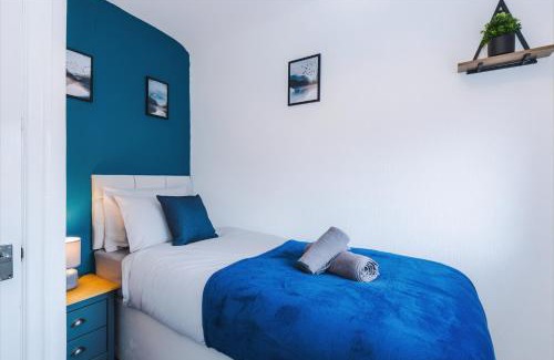 Droylsden Casa | Spacious 3 Bedroom House close to Etihad