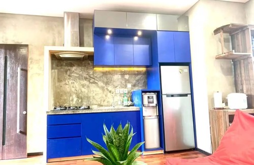 Imam Bonjol Apartamento | Spacious 3-Bedroom House with Easy Access