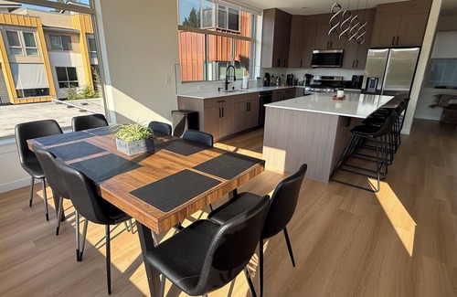 North Delridge Casa | Spacious 3-bedroom newly built townhome in a superb location in West Seattle