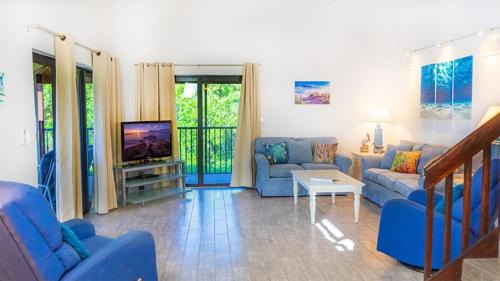 Sanibel Casa | Spacious 3-Bedroom Retreat with Full Wrap-Around Lanai - Sanibel Island