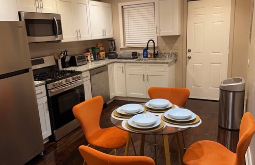 Downtown Baltimore Casa | Spacious 3 bedroom Townhome in the heart of Baltimore