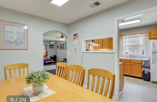 Little River Casa | Spacious 3 bedroom house in Little River. WiFi, AC, pool near Cherry Grove beach
