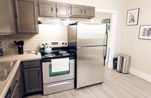 Terre Haute Casa | *Spacious 3-Bedroom~Deck*Firepit*Grill~12-Points