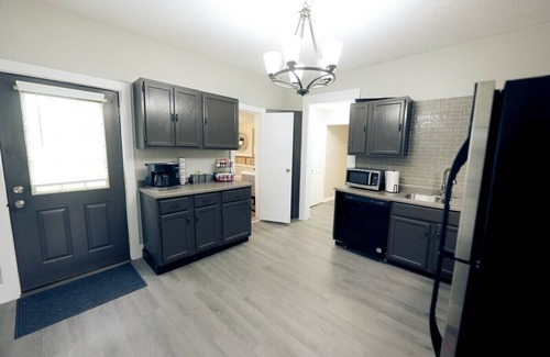 Terre Haute Casa | *Spacious 3-Bedroom~Deck*Firepit*Grill~12-Points