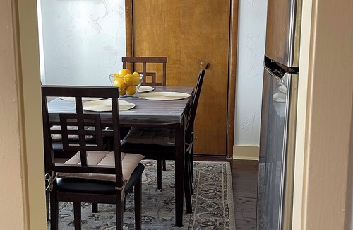 Whitehall Apartamento | Spacious 3-bedroom with WiFi in fantastic Pittsburgh