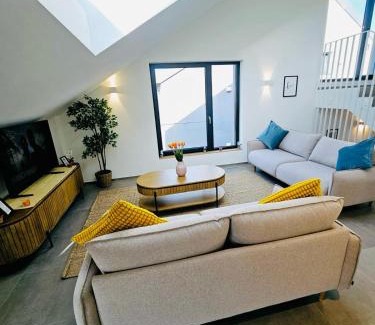 Schuttrange Apartamento | Spacious 3 bedroom with large terrace and parking-SHUT1