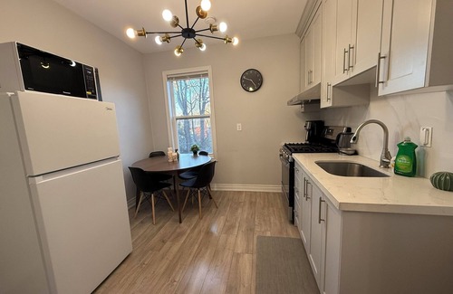Little Italy Casa | Spacious 3 Bedrooms Little Italy-Parking